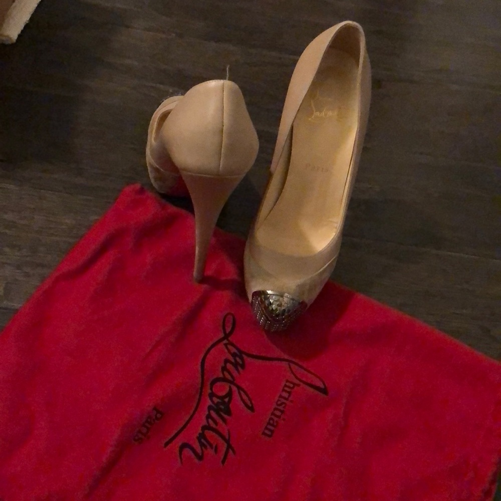 Christian Louboutin size 38 pumps - Nude Color